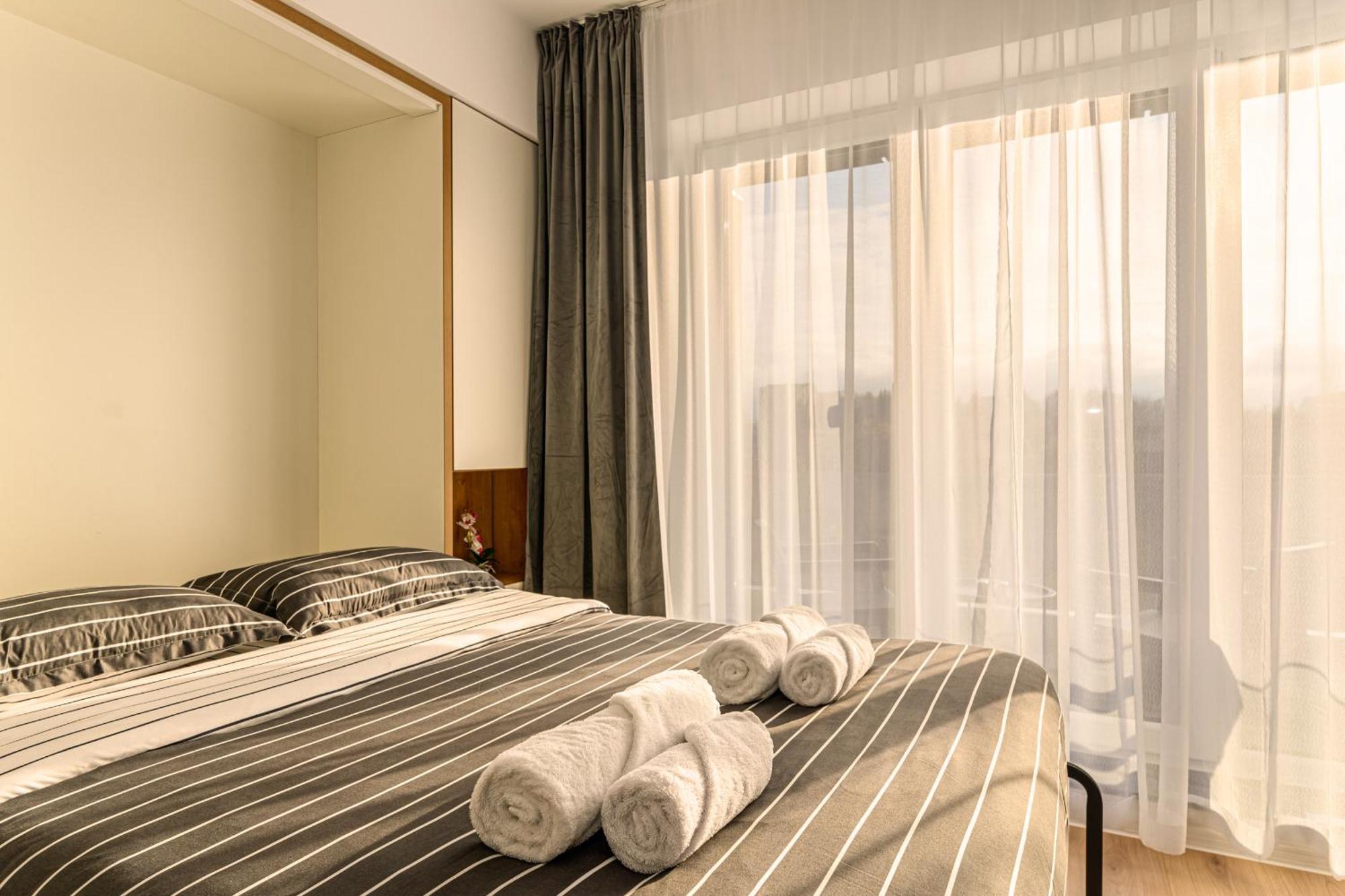 Luxury Landing Apartments Complex Qualis Brassó Kültér fotó